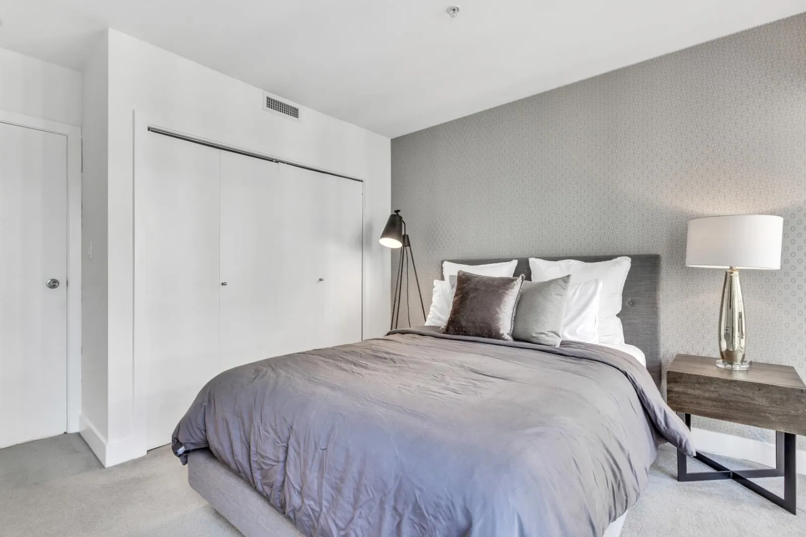 2205 1111 Alberni Street