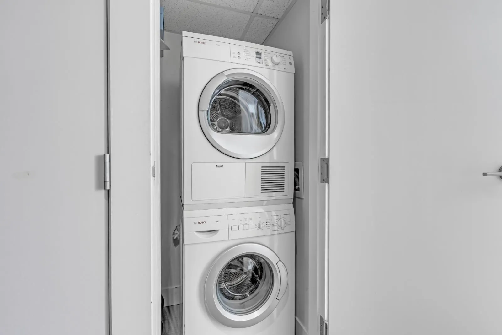 2205 1111 Alberni Street