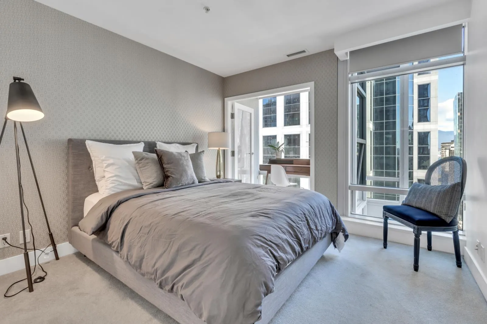 2205 1111 Alberni Street