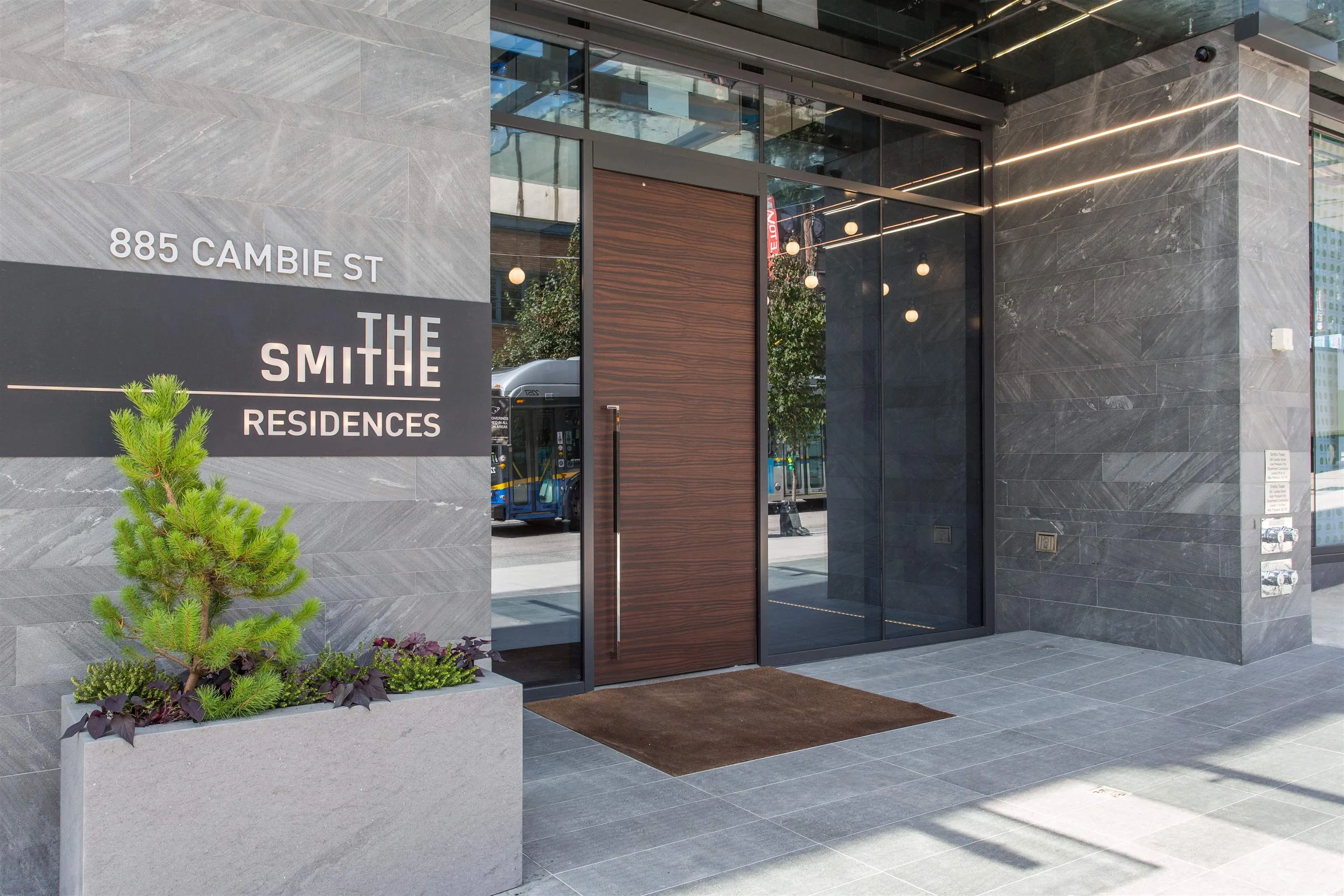 2004 885 Cambie Street