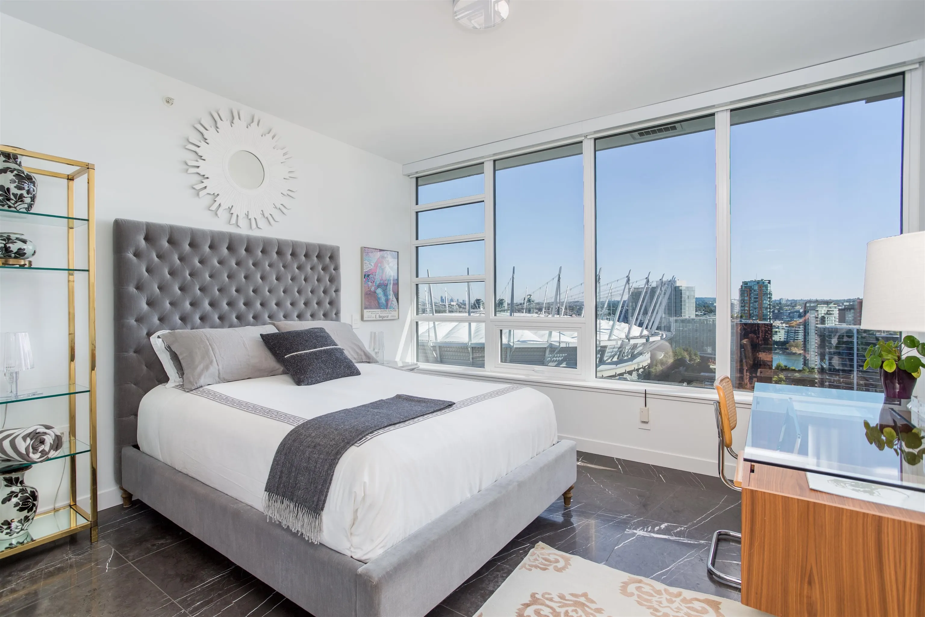 2004 885 Cambie Street