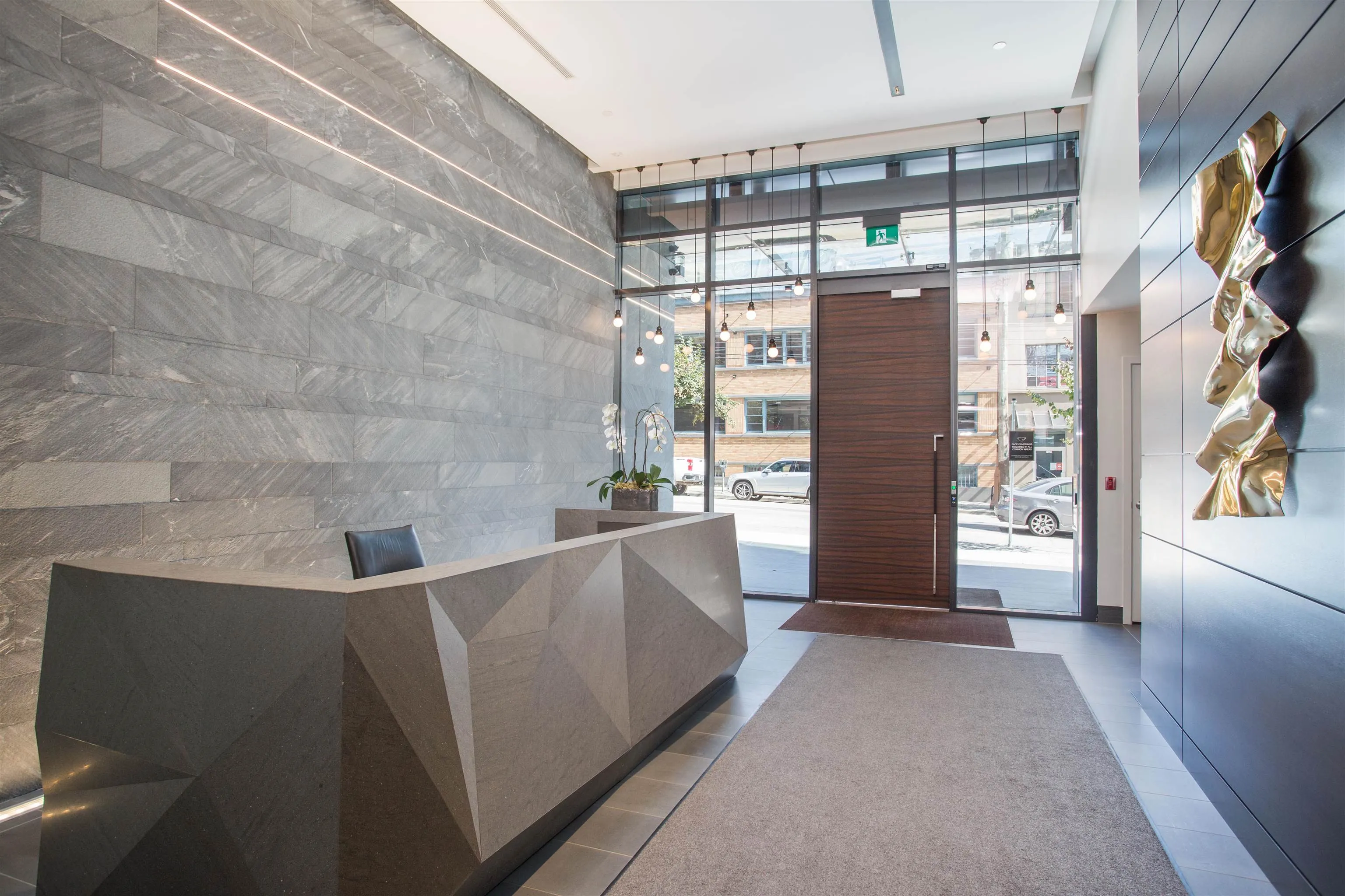 2004 885 Cambie Street