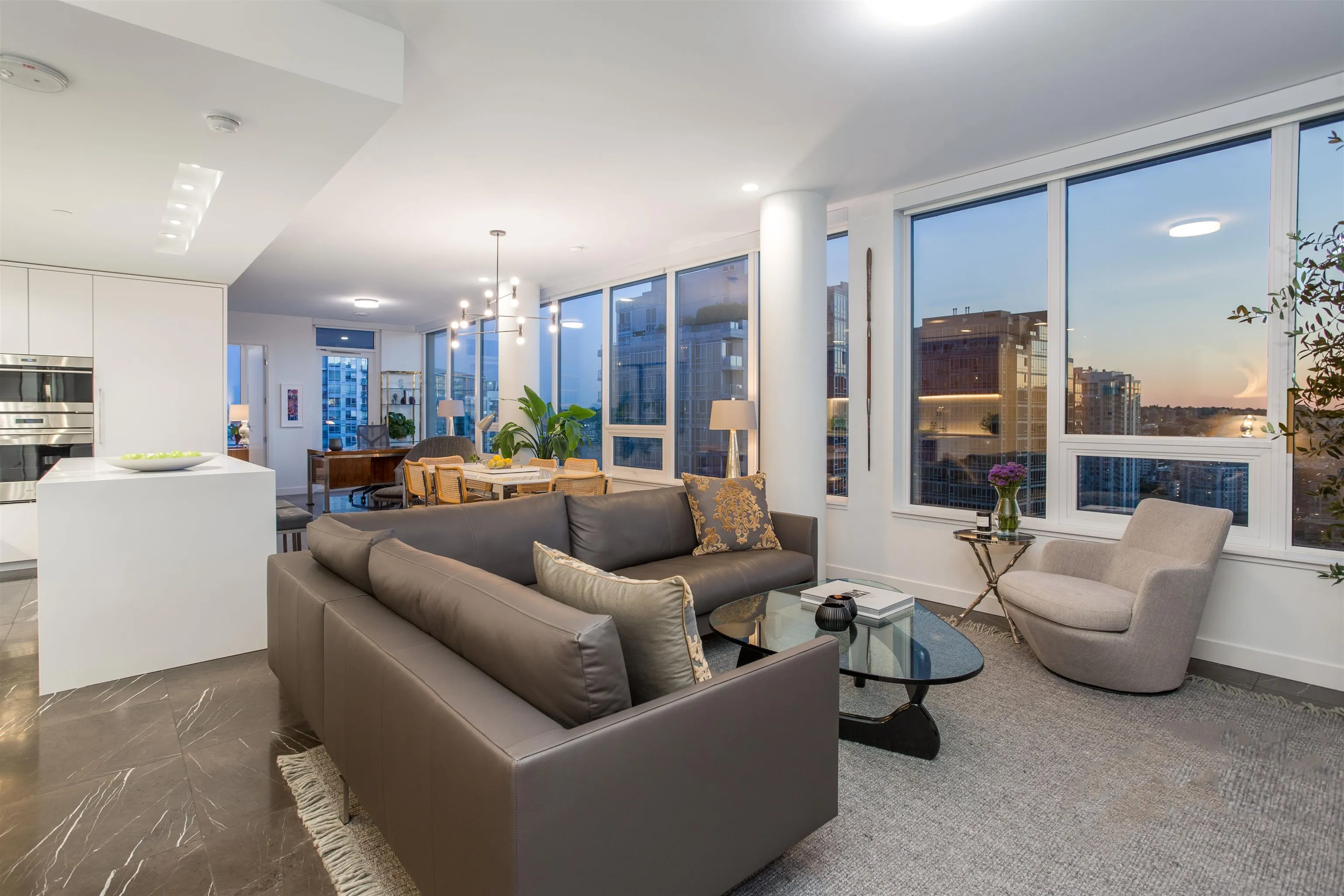 2004 885 Cambie Street