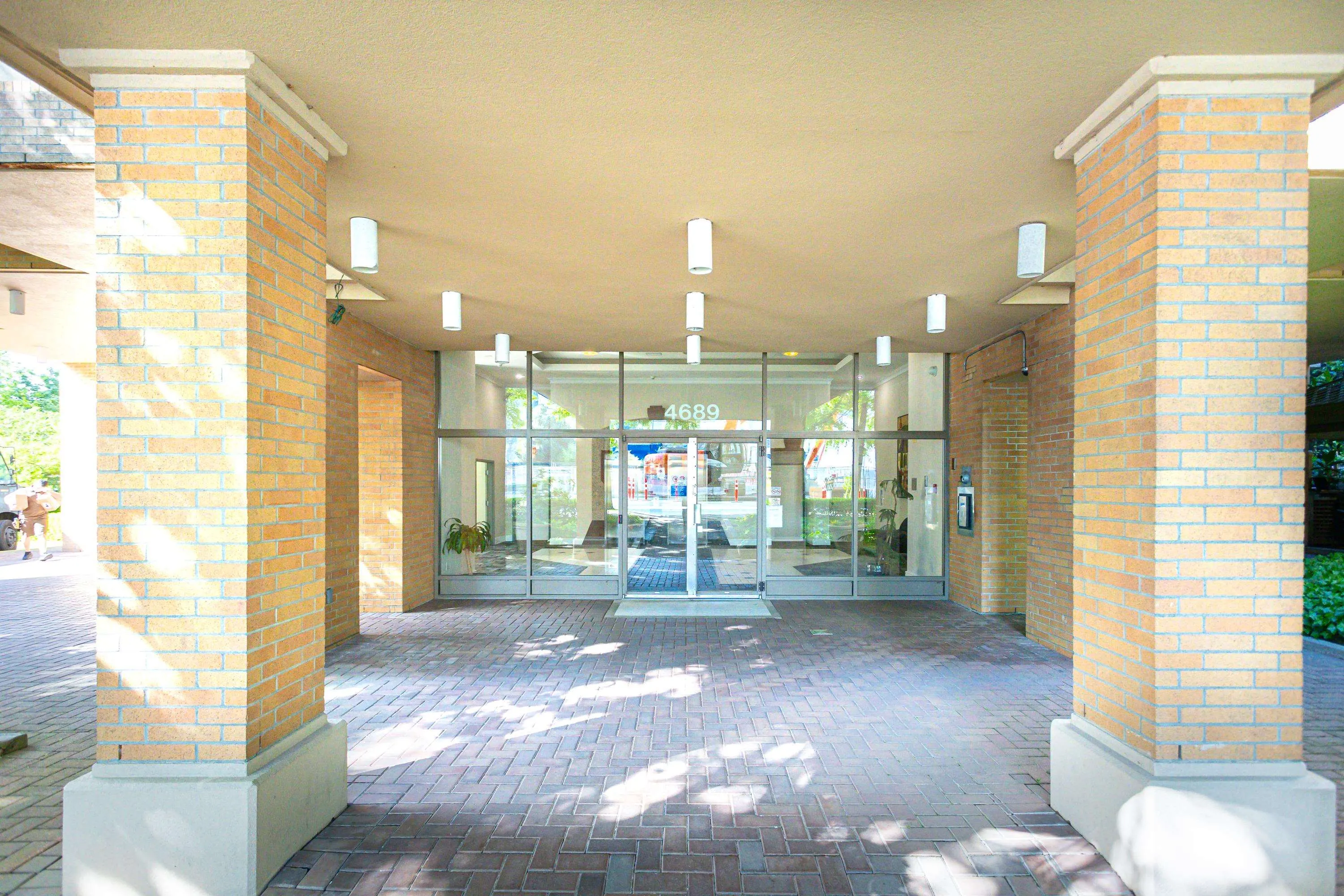 1202 4689 Hazel Street