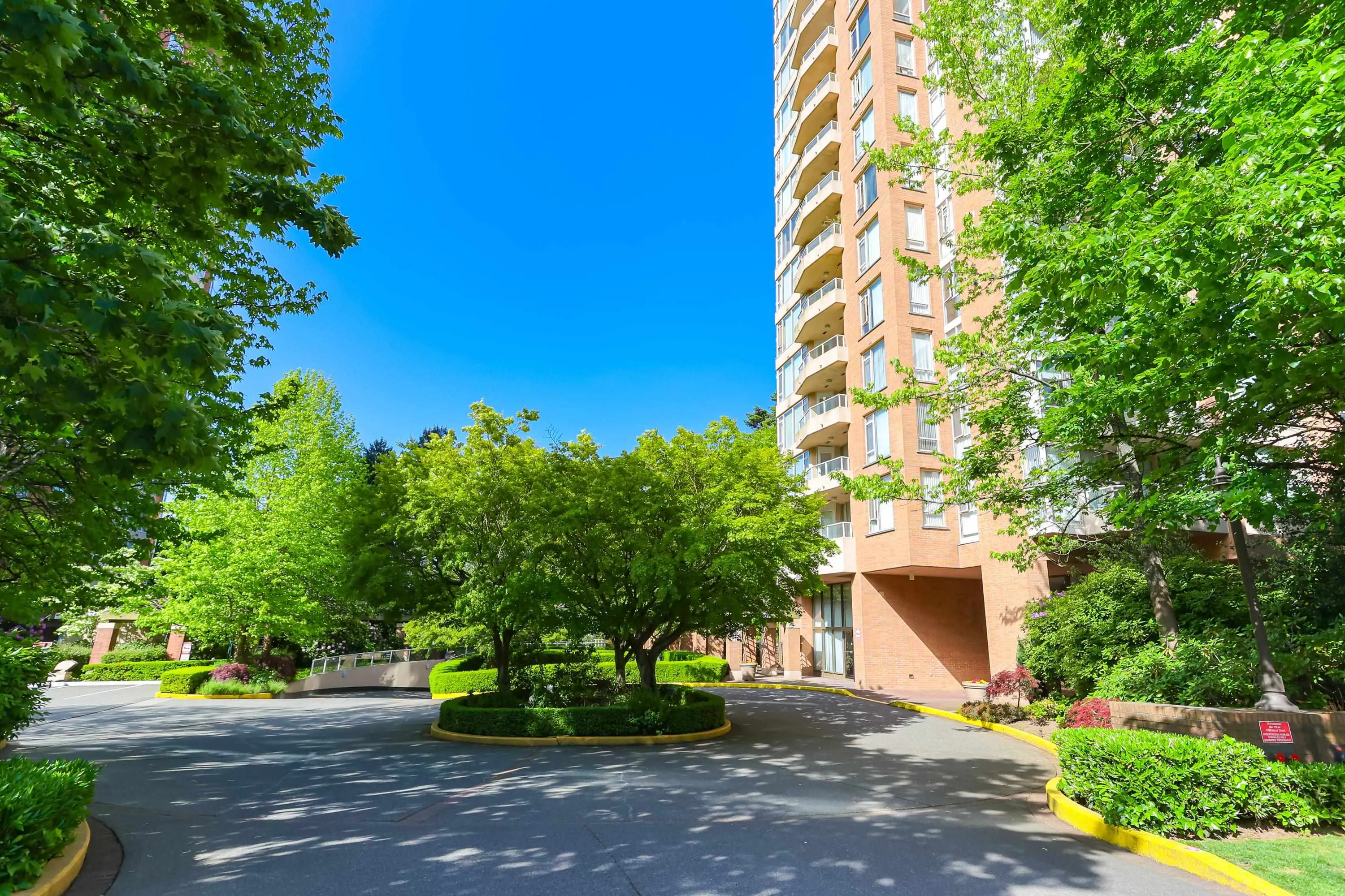 1202 4689 Hazel Street