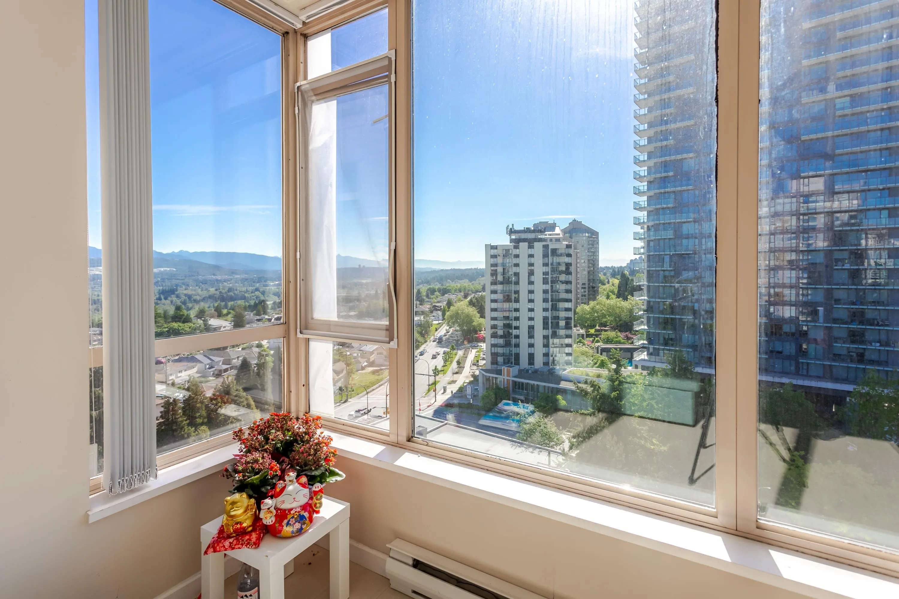 1202 4689 Hazel Street