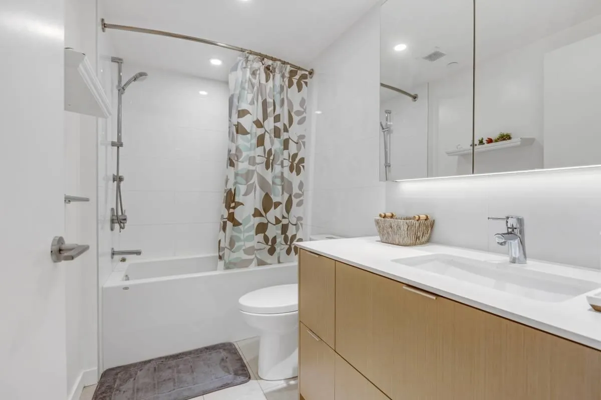 603 210 E 5th Avenue