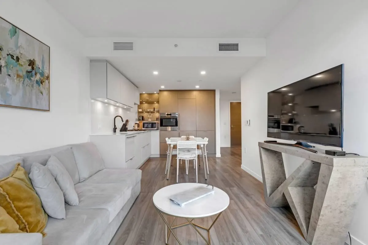 603 210 E 5th Avenue