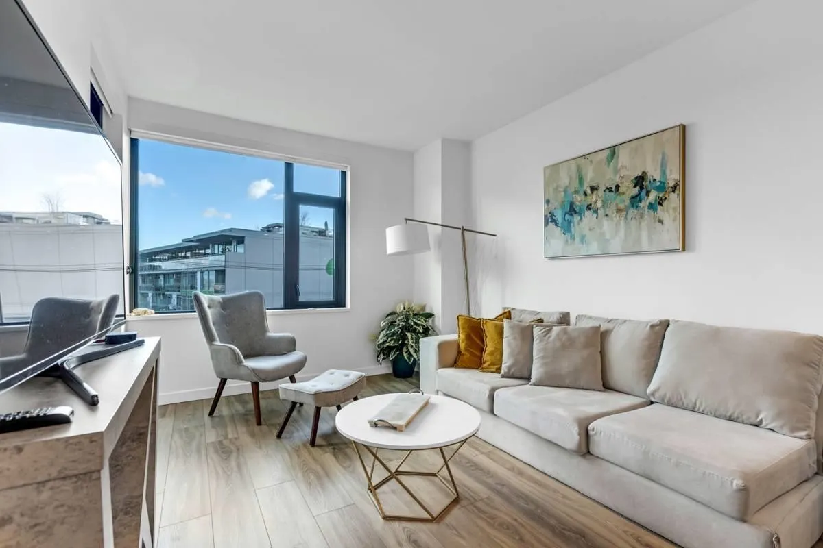 603 210 E 5th Avenue