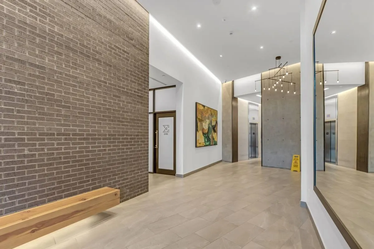 603 210 E 5th Avenue