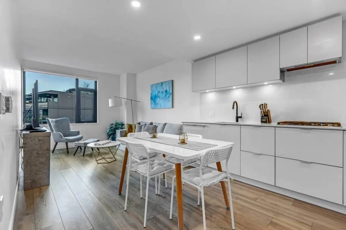 603 210 E 5th Avenue