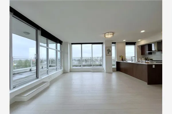 1008 3300 Ketcheson Road