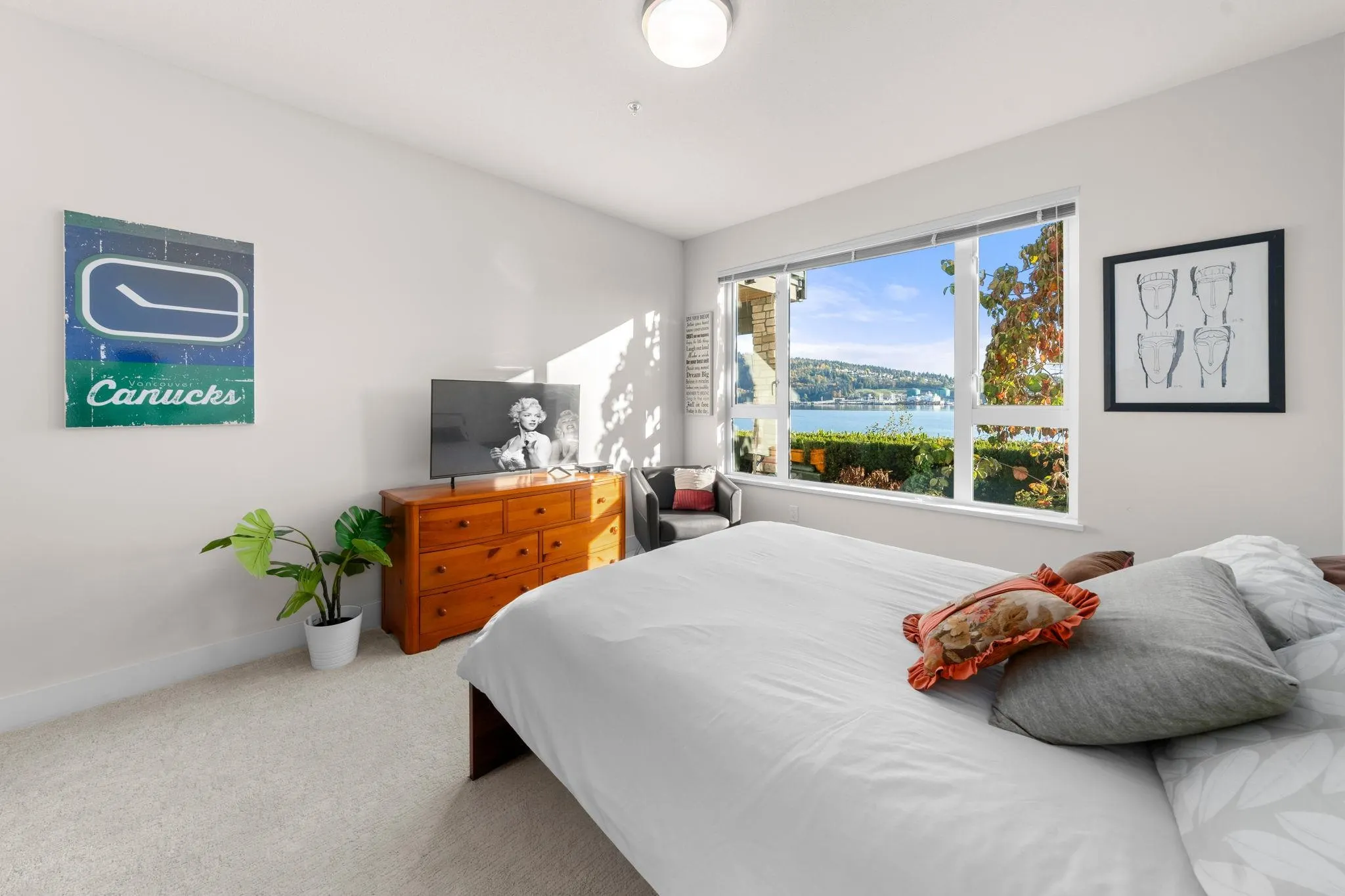 3887 Cates Landing Way