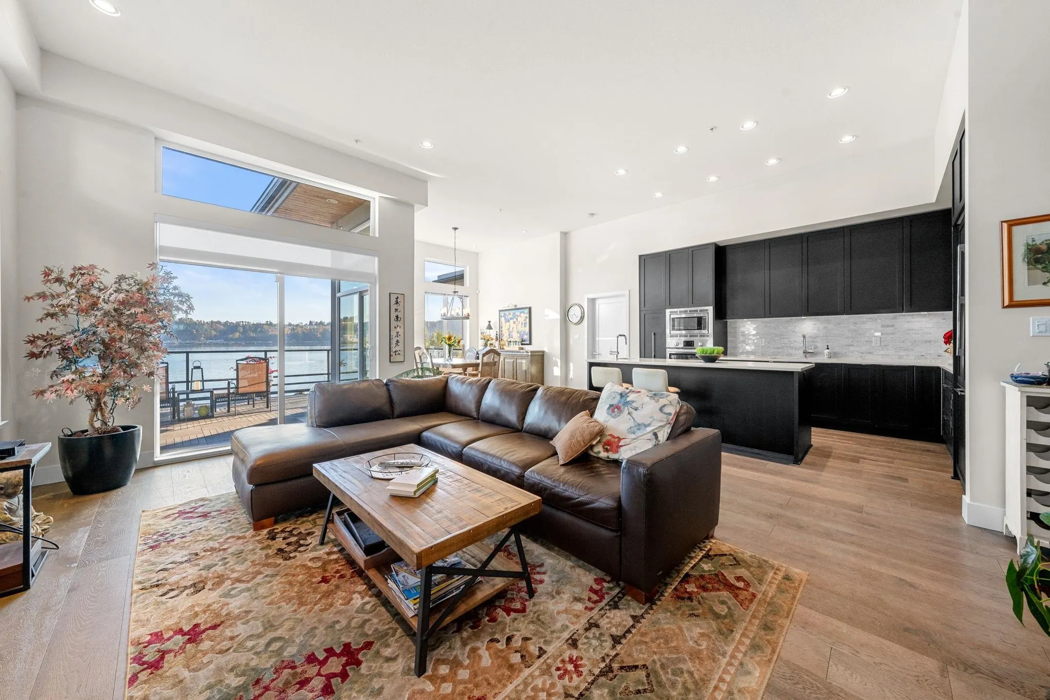 3887 Cates Landing Way