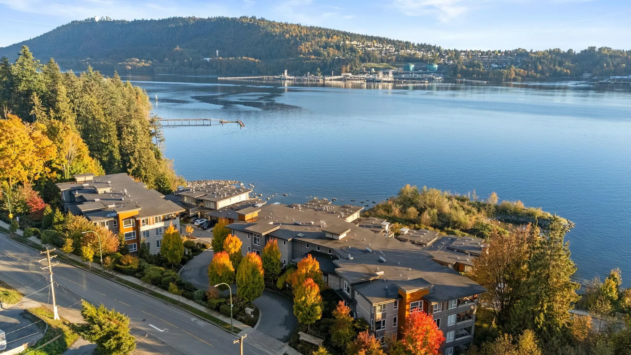 3887 Cates Landing Way