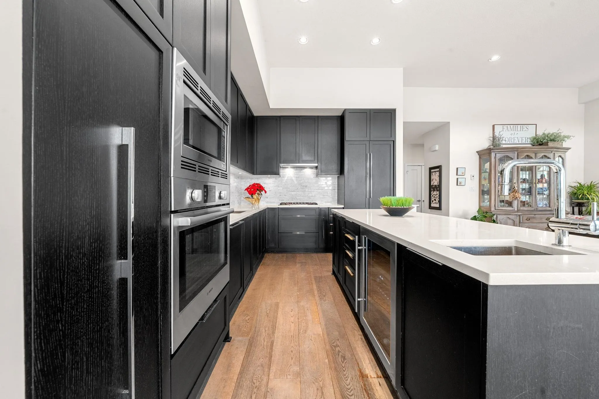 3887 Cates Landing Way