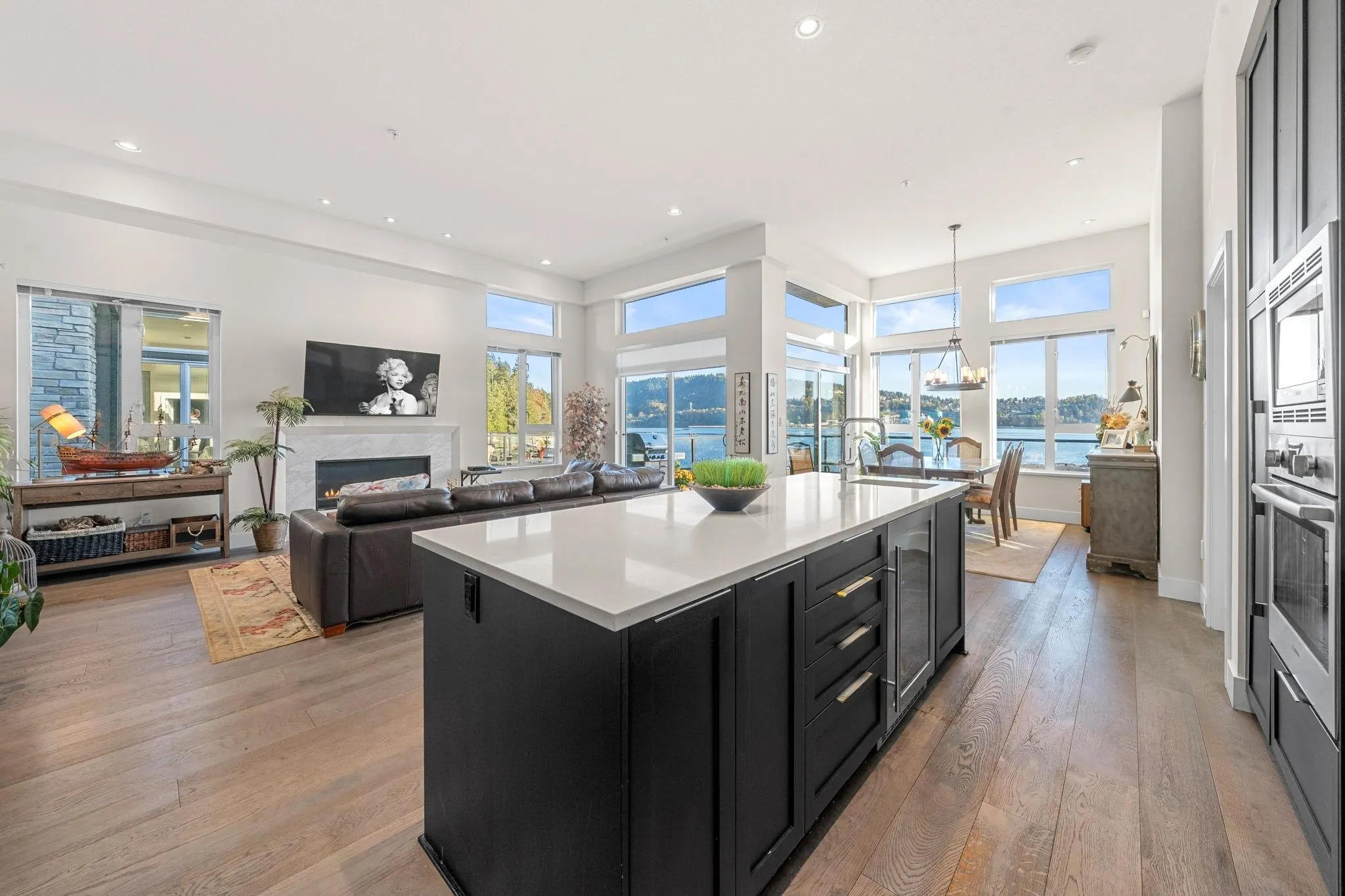 3887 Cates Landing Way