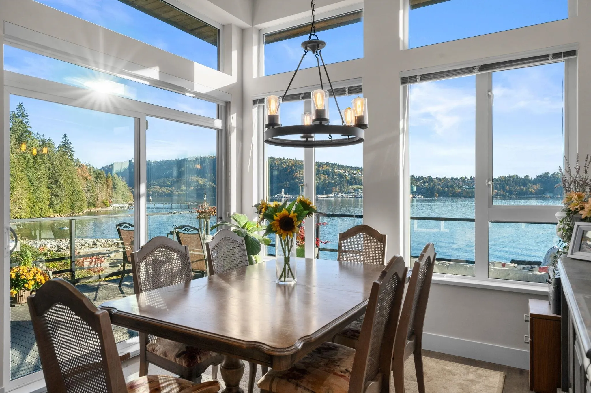 3887 Cates Landing Way