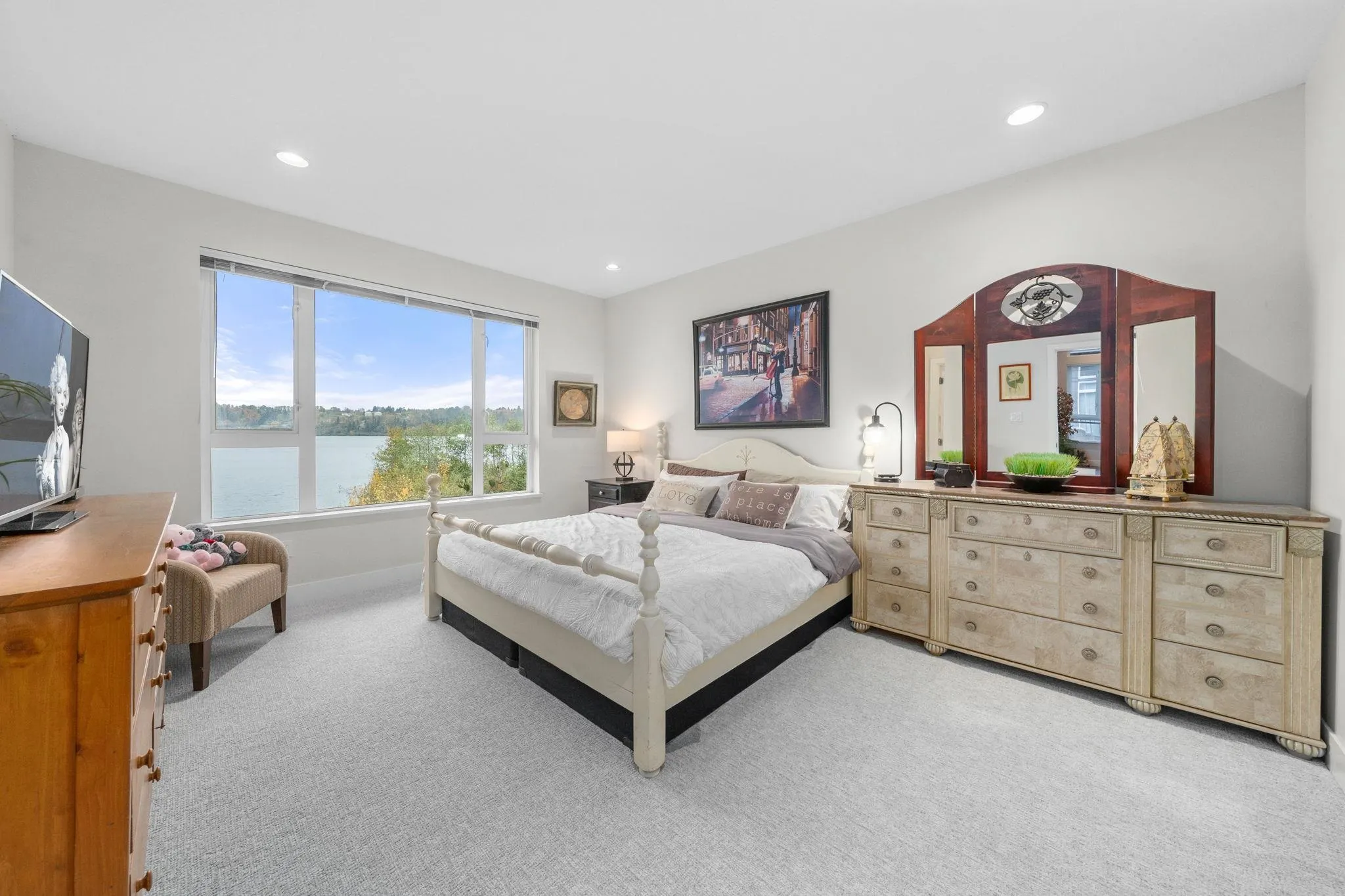 3887 Cates Landing Way