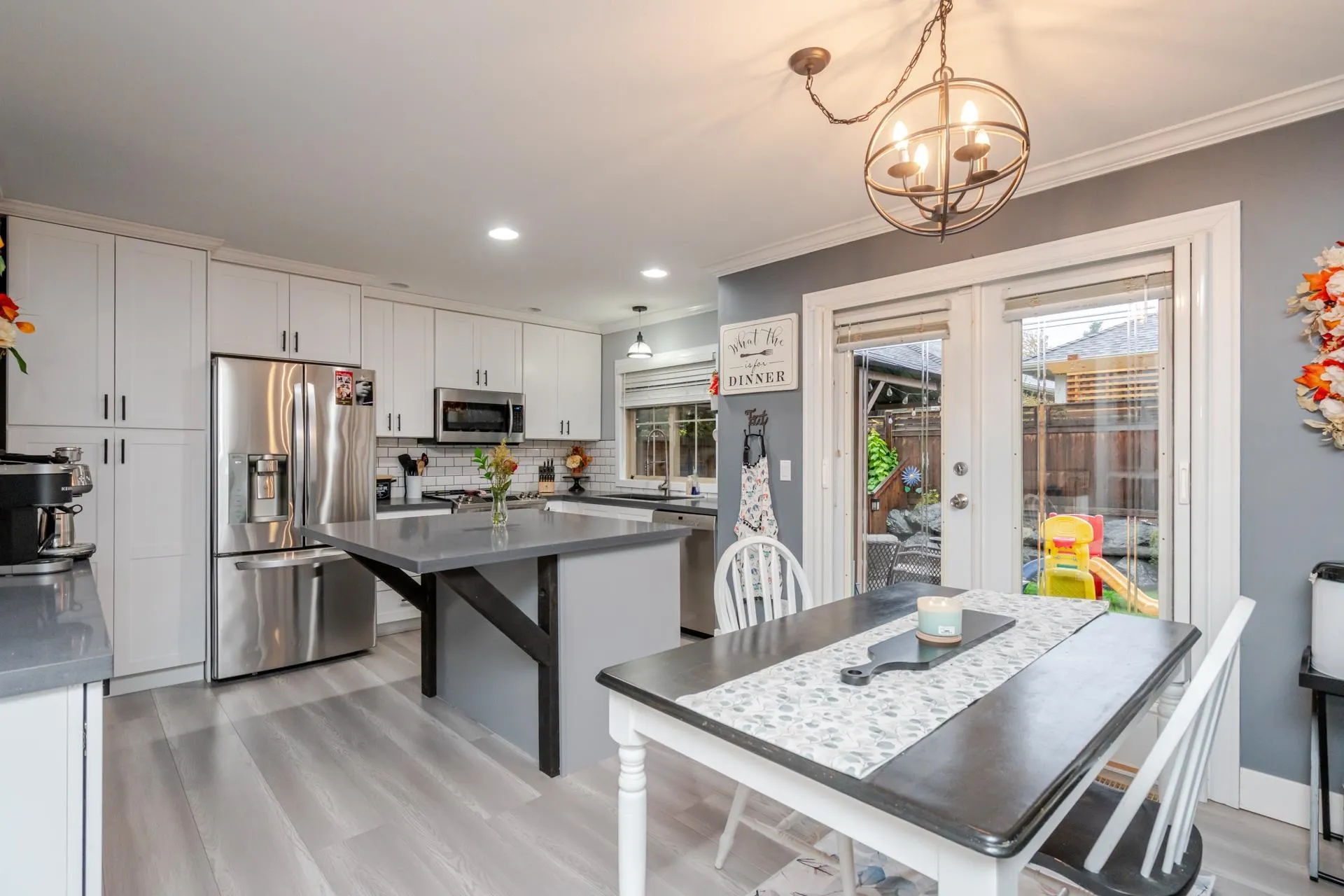 60 6449 Blackwood Lane