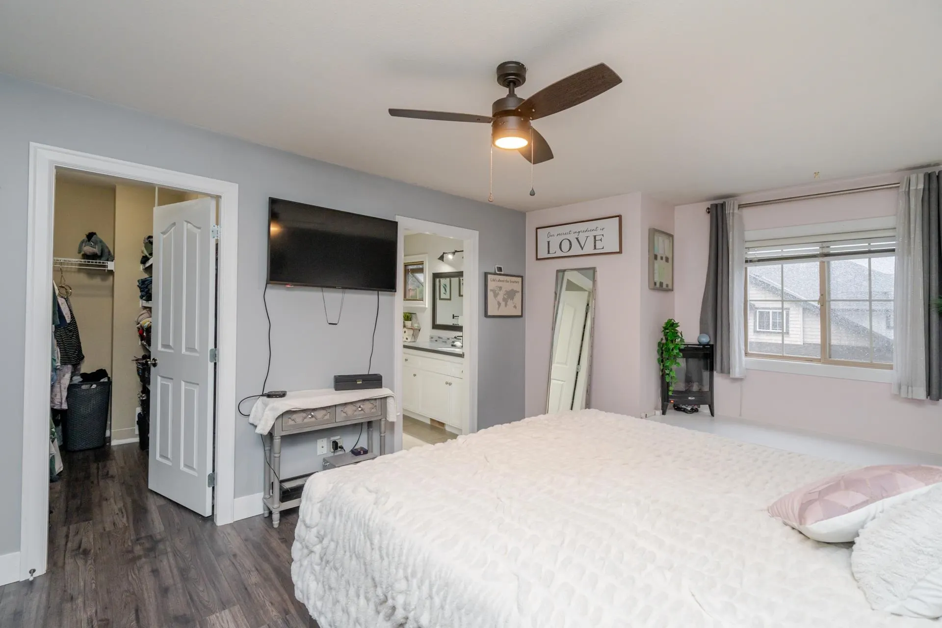 60 6449 Blackwood Lane