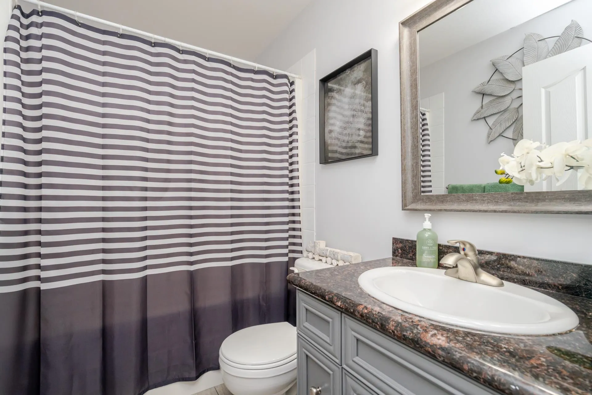 60 6449 Blackwood Lane