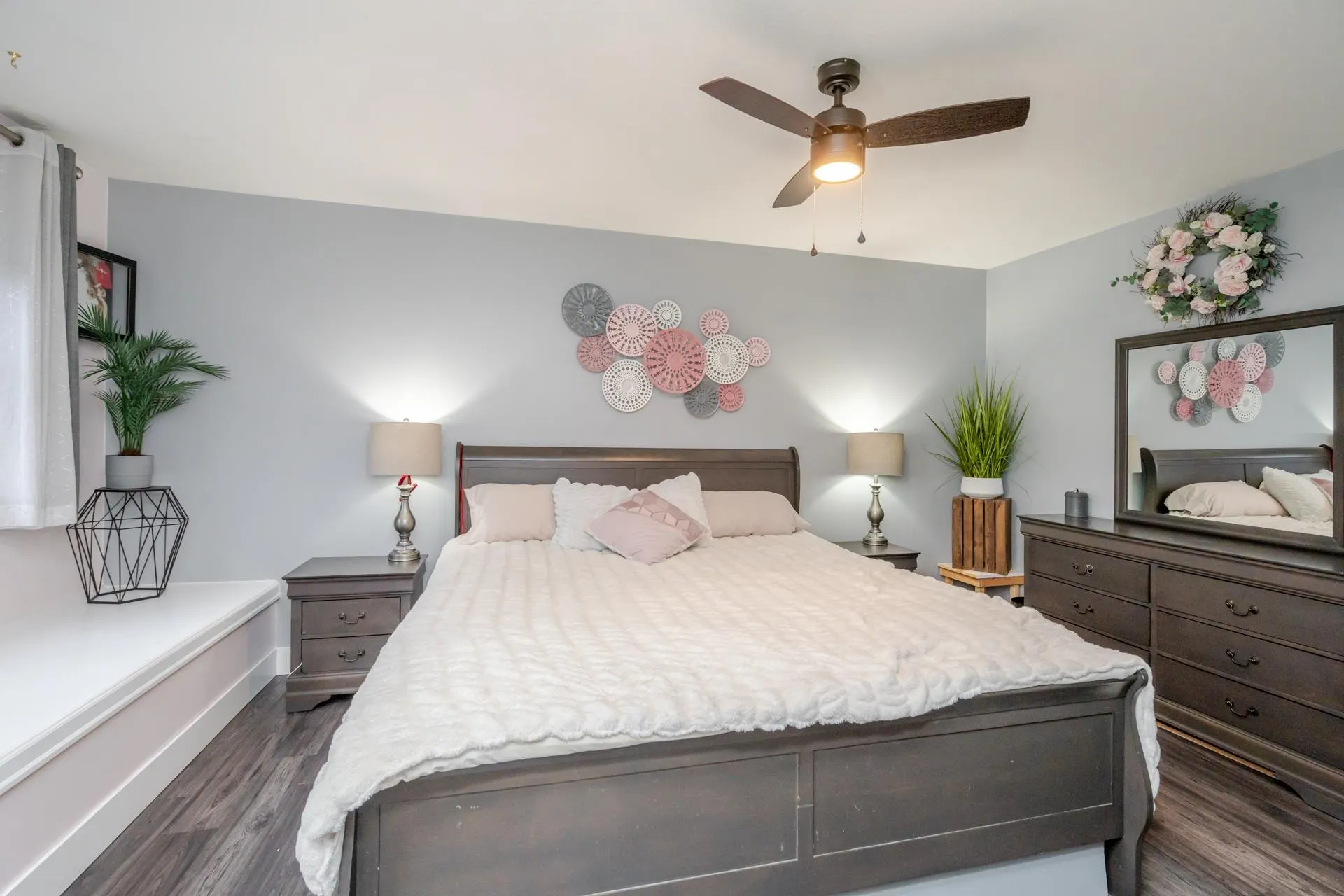 60 6449 Blackwood Lane