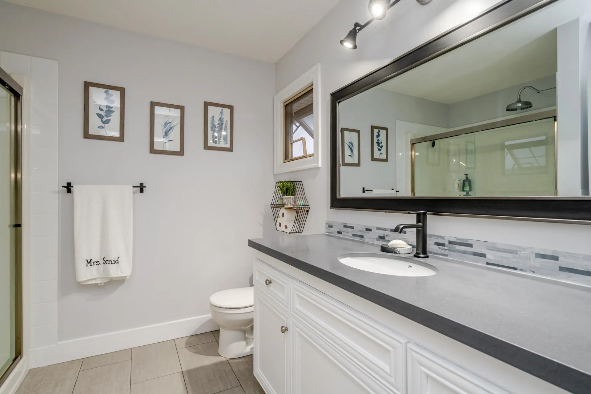 60 6449 Blackwood Lane