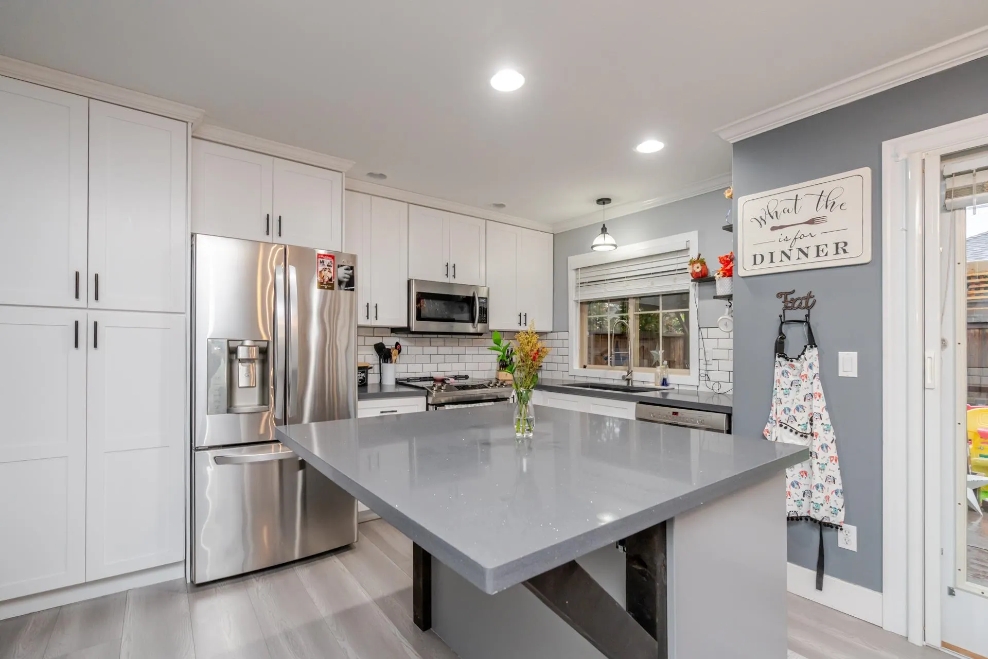 60 6449 Blackwood Lane