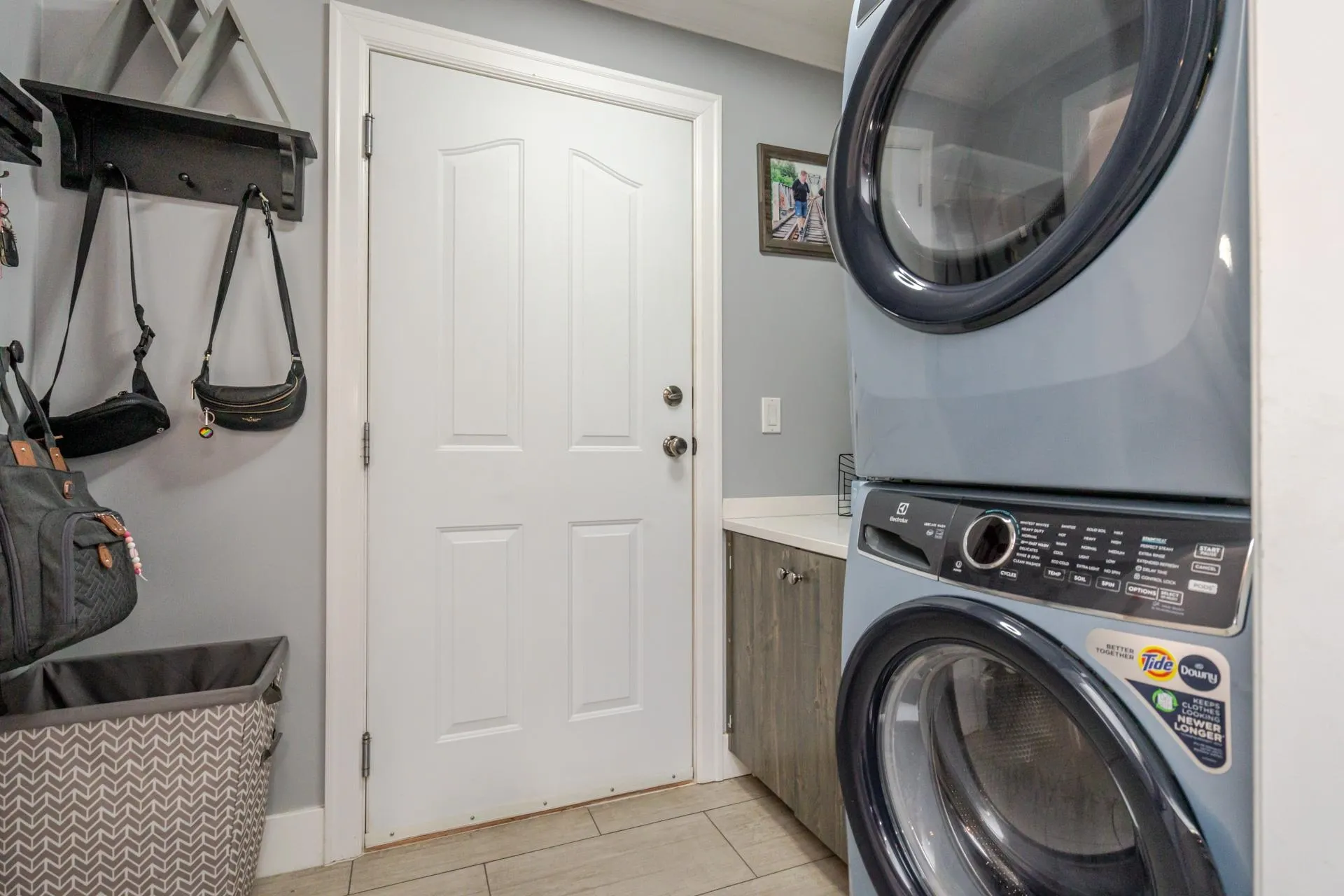 60 6449 Blackwood Lane