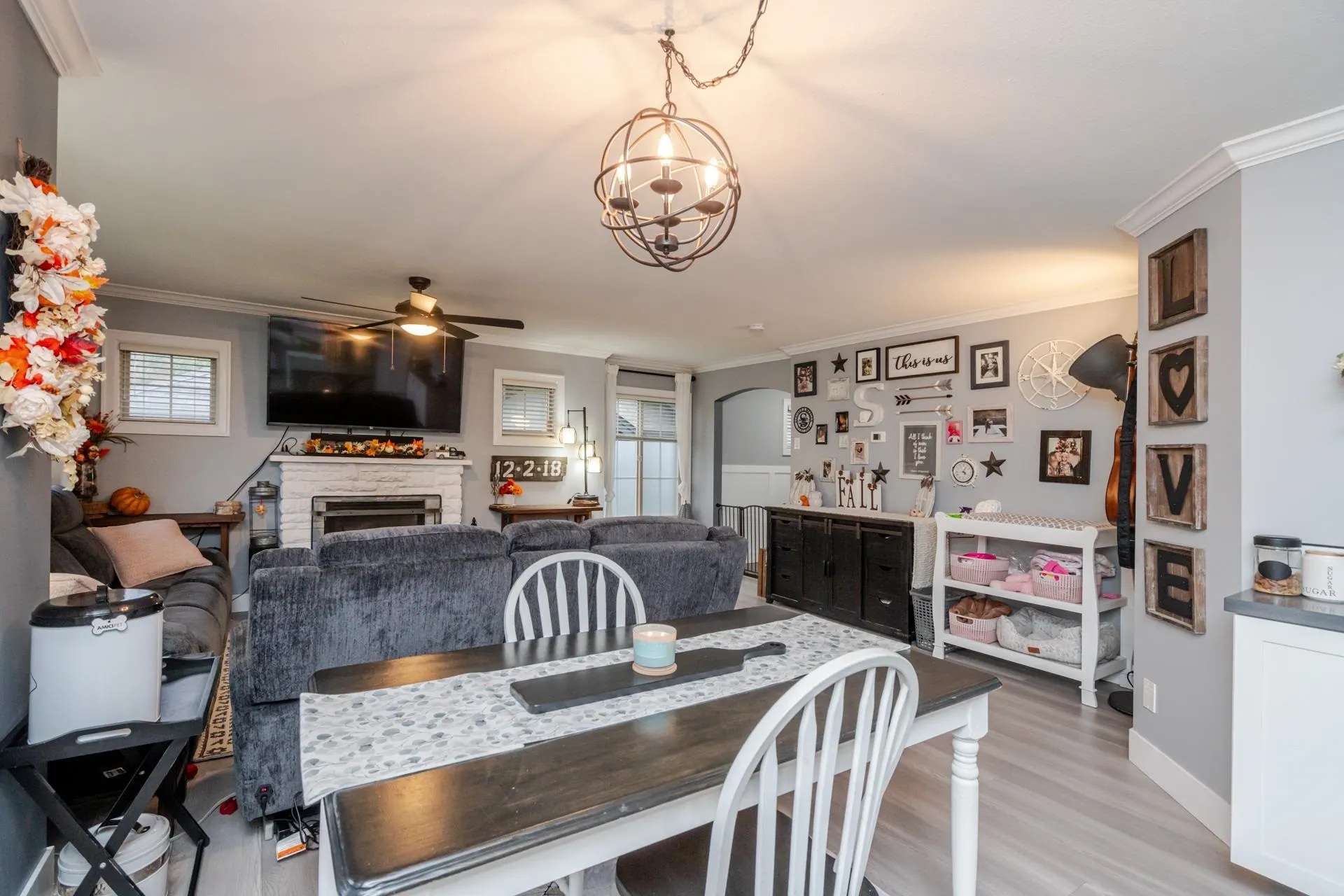 60 6449 Blackwood Lane