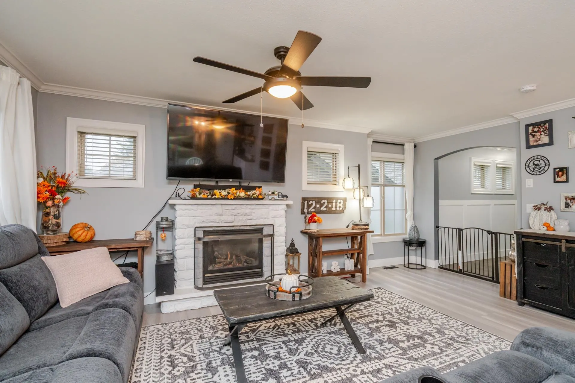 60 6449 Blackwood Lane