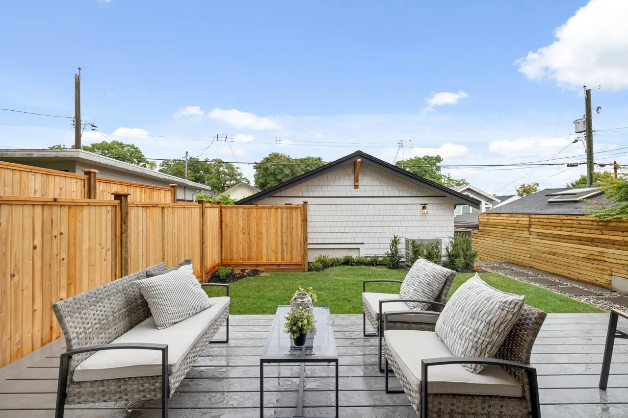 2 2247 Parker Street