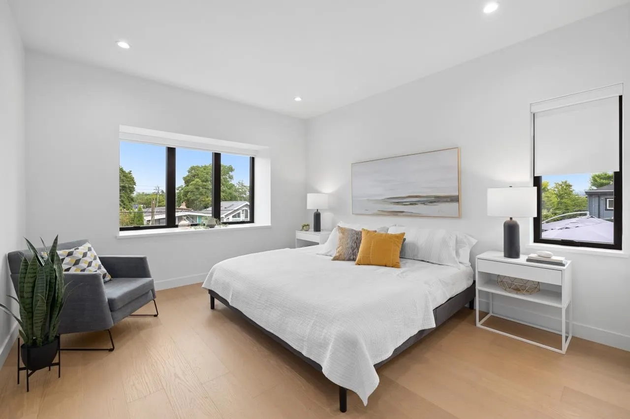 2 2247 Parker Street