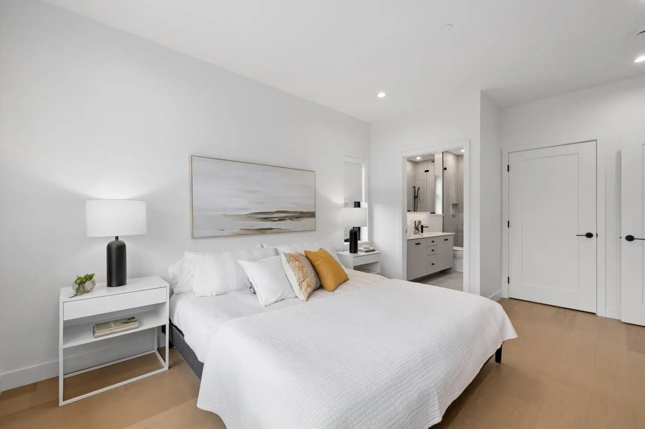 2 2247 Parker Street