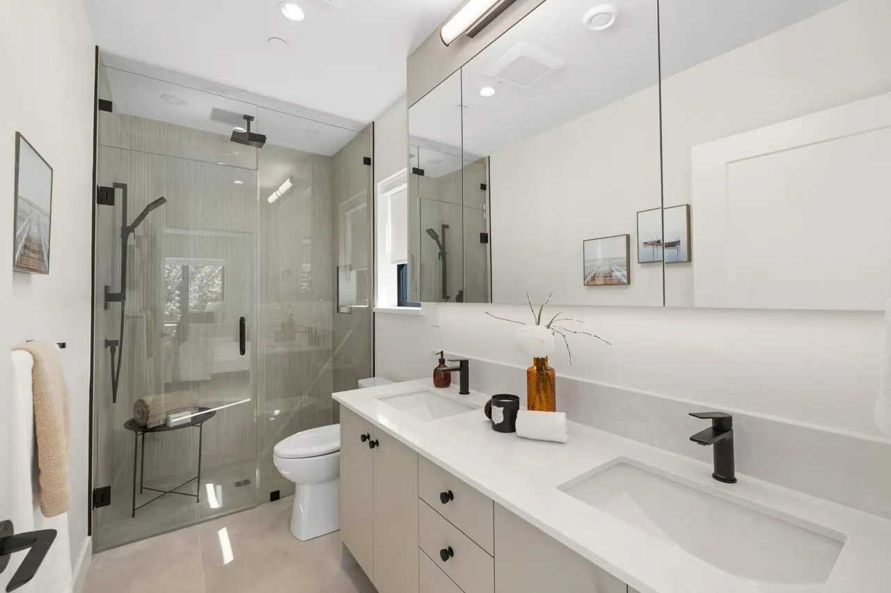 1 2247 Parker Street