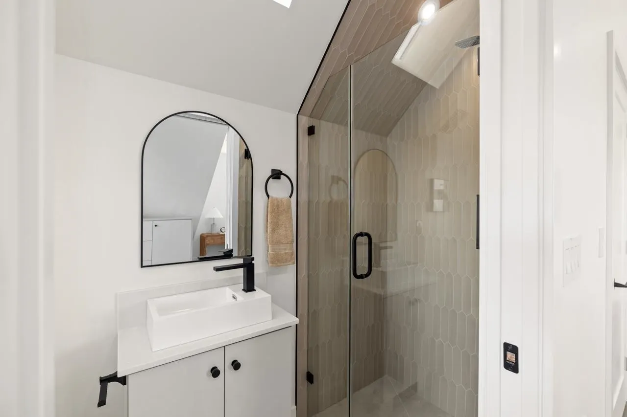 1 2247 Parker Street