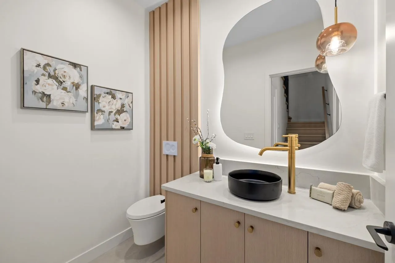 1 2247 Parker Street