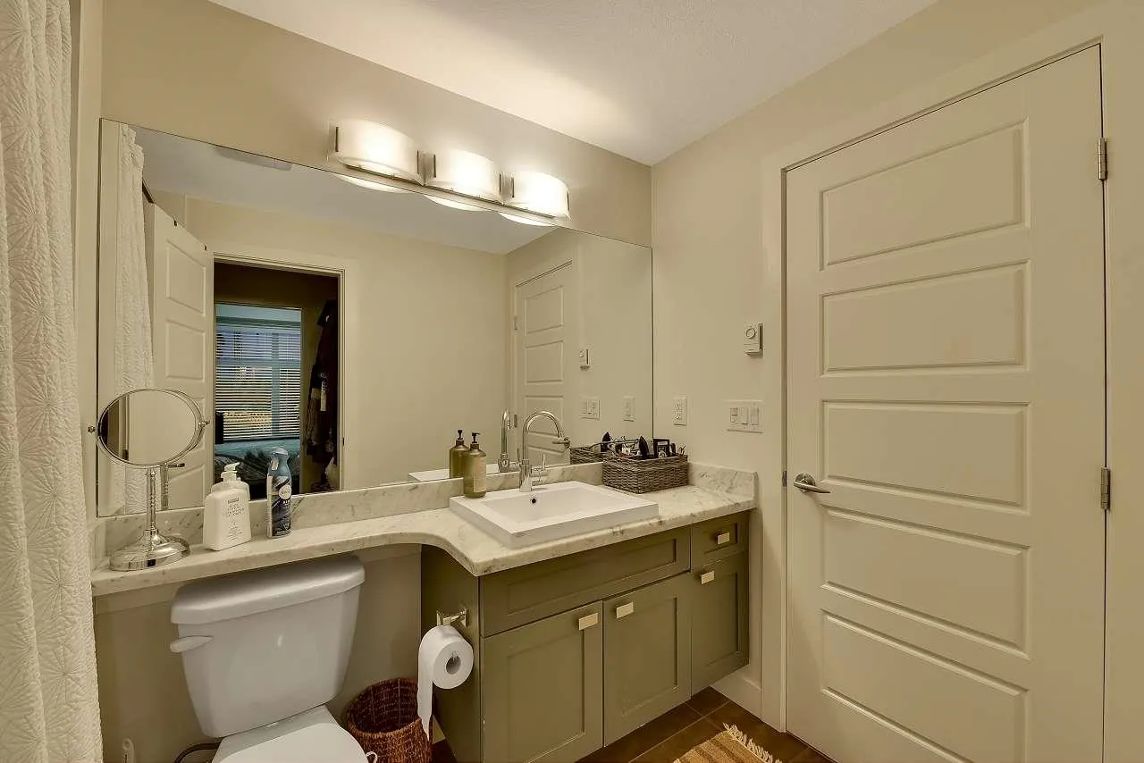 301 20058 Fraser Highway