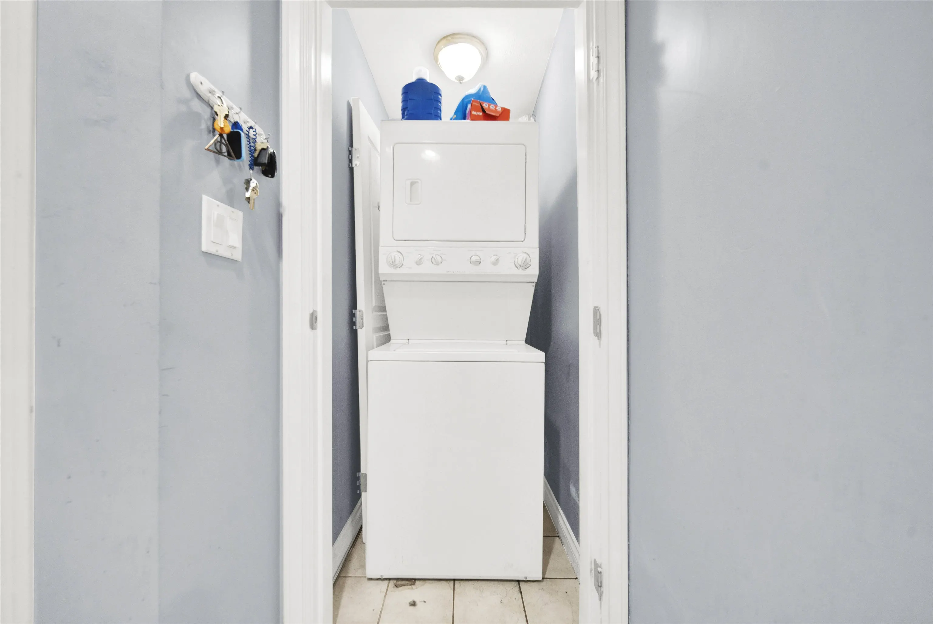 210 8115 121a Street