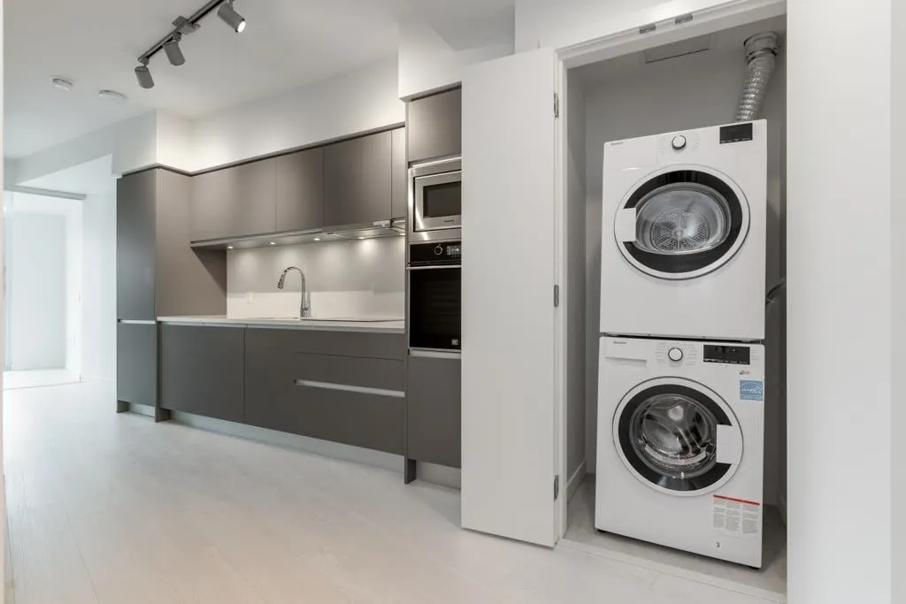 610 180 E 2nd Avenue