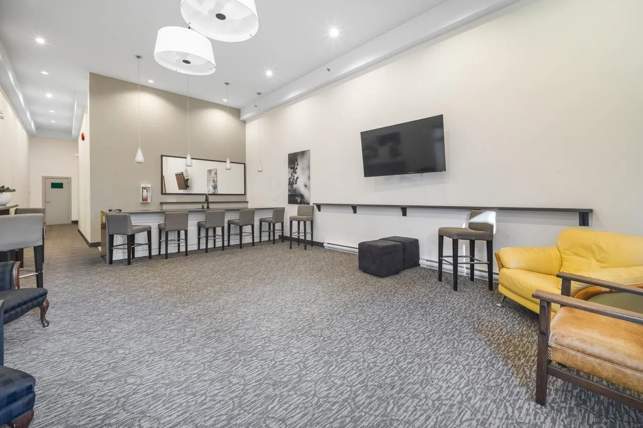 424 4550 Fraser Street