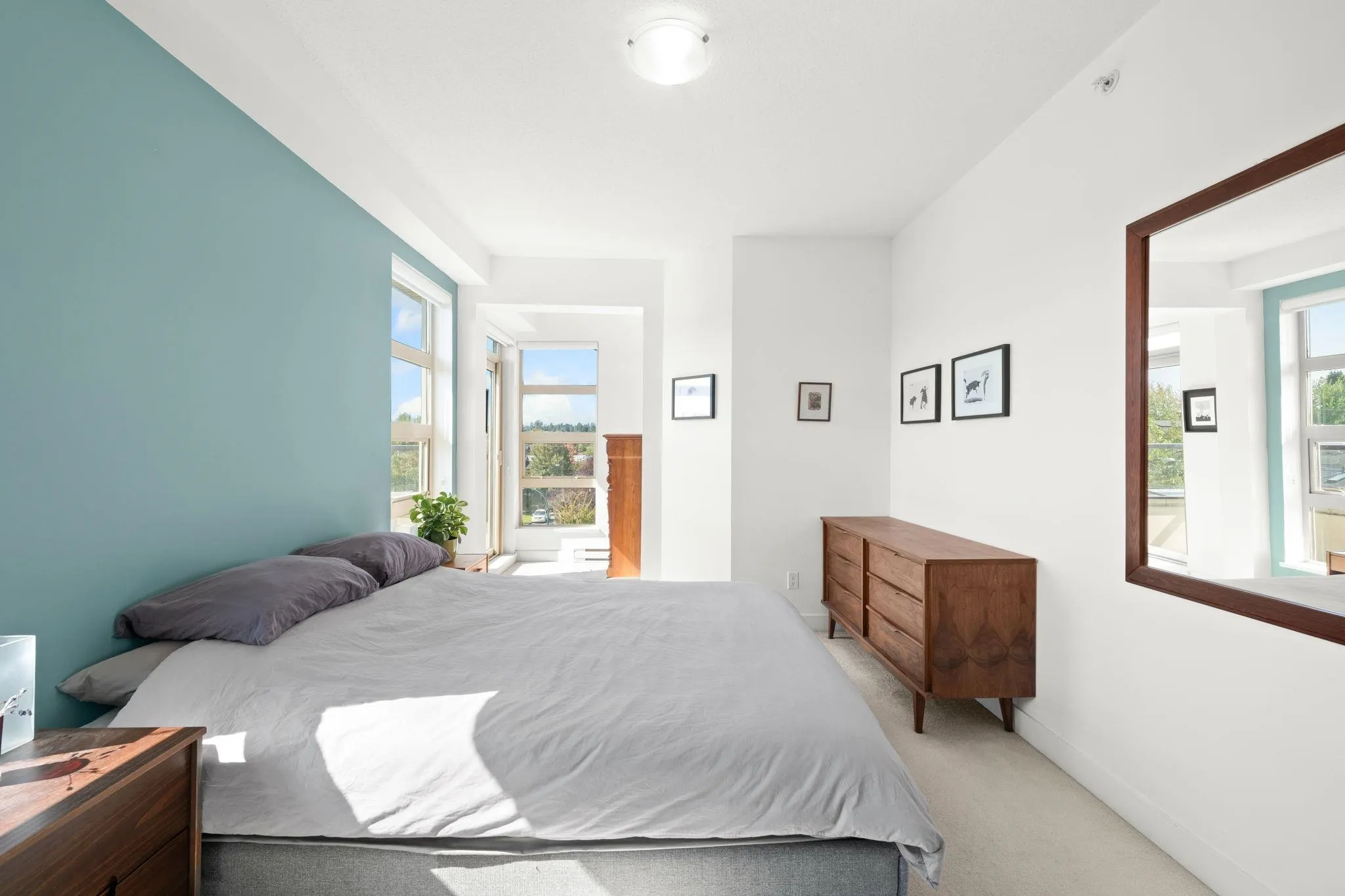 424 4550 Fraser Street