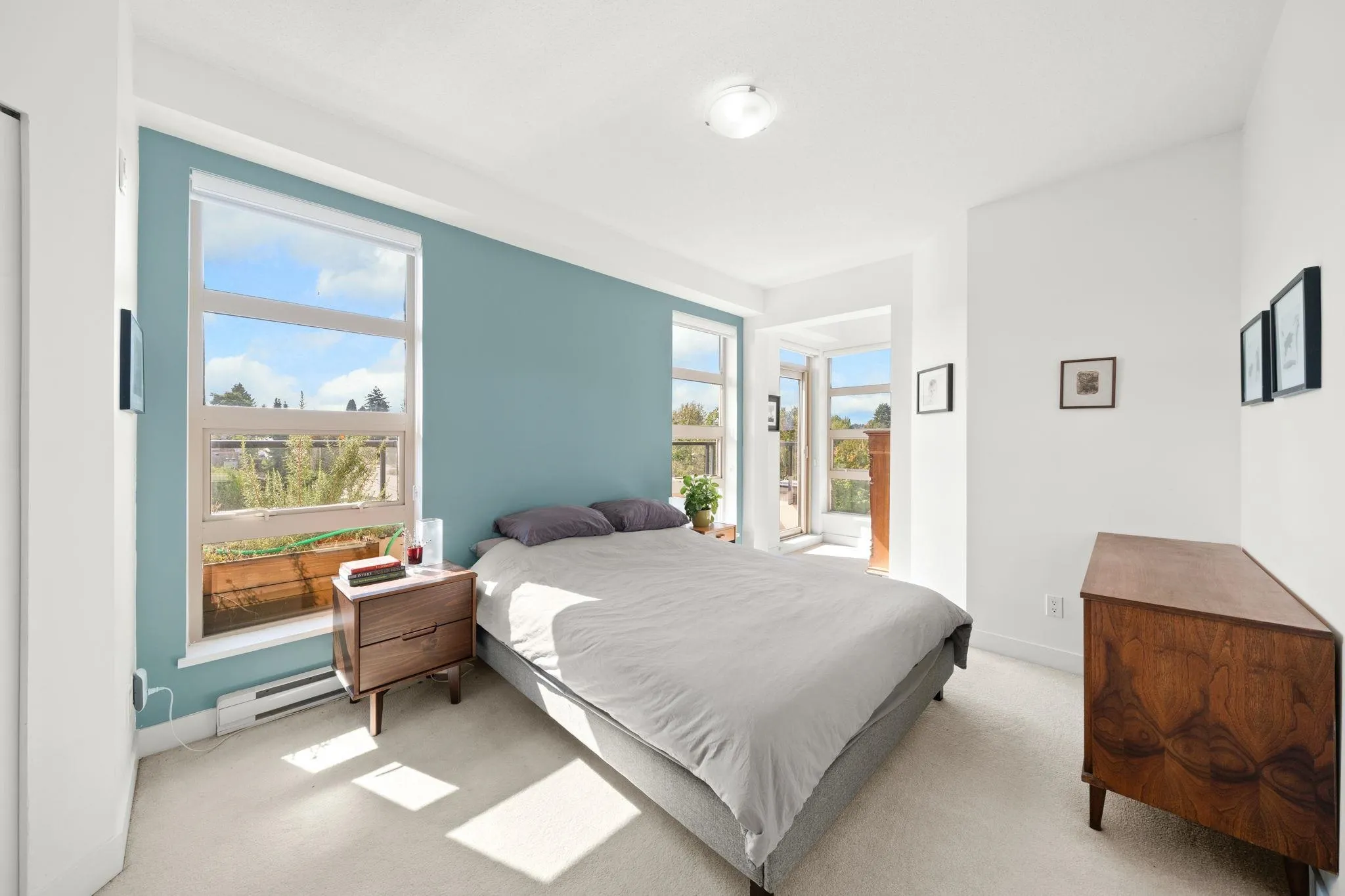 424 4550 Fraser Street