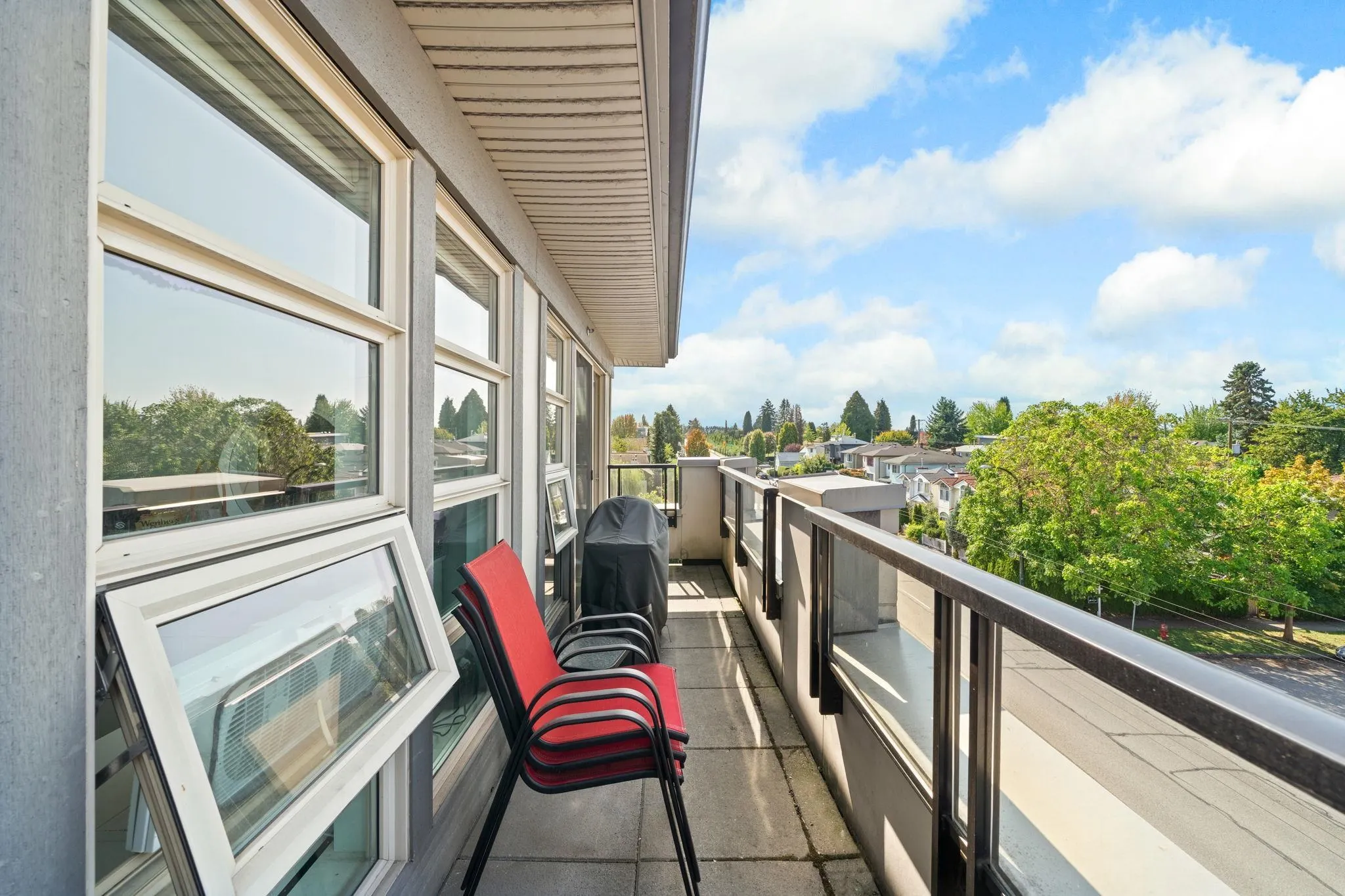 424 4550 Fraser Street