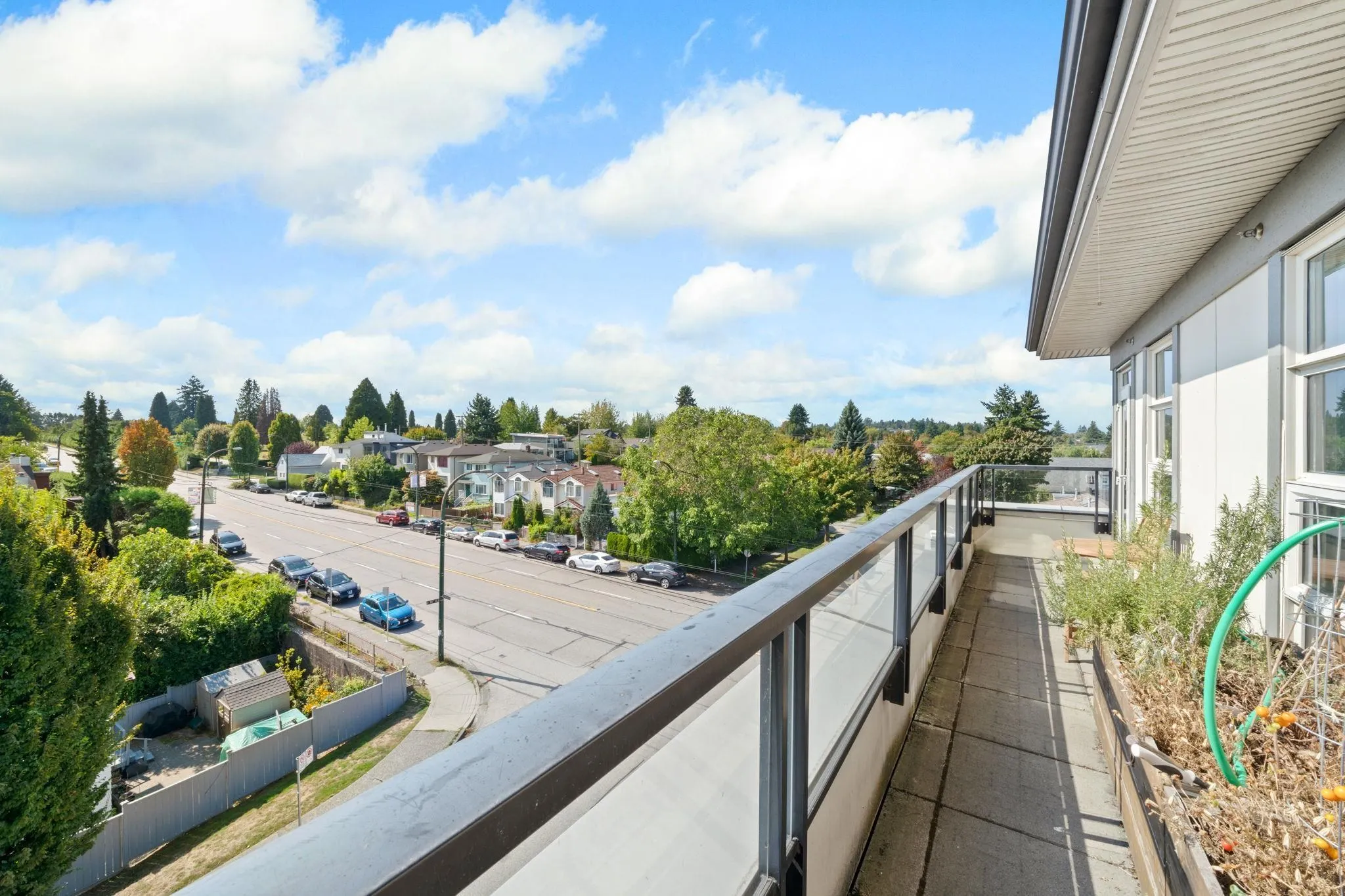 424 4550 Fraser Street