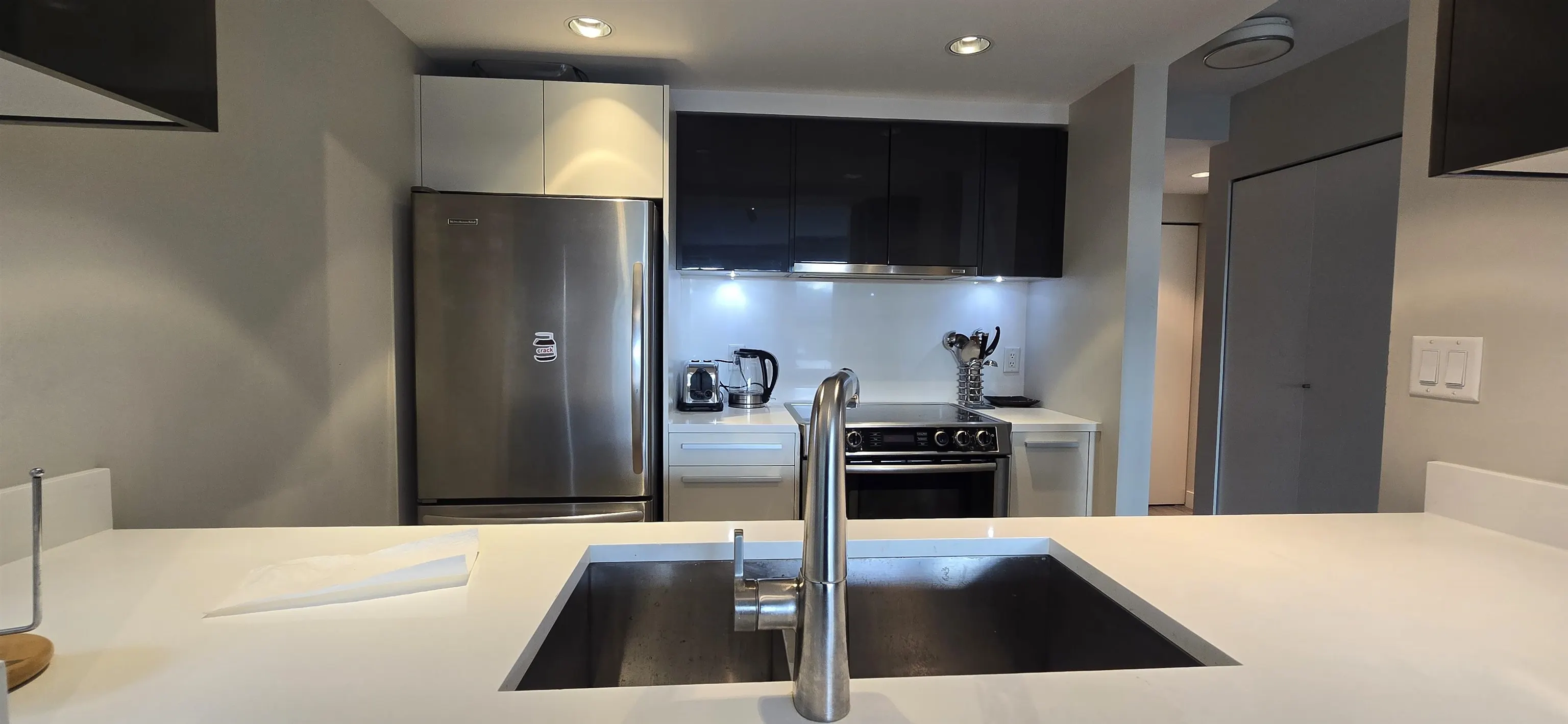 805 1323 Homer Street