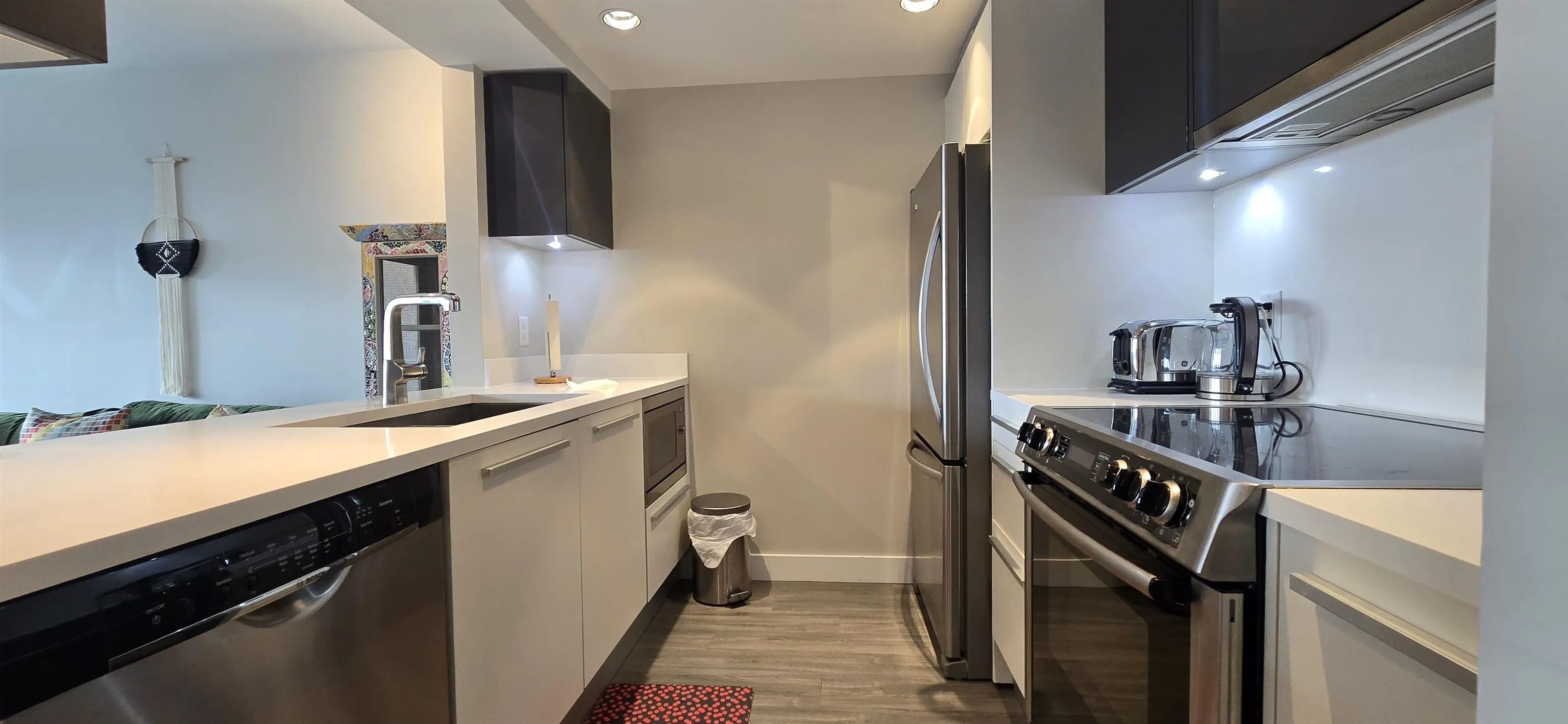 805 1323 Homer Street