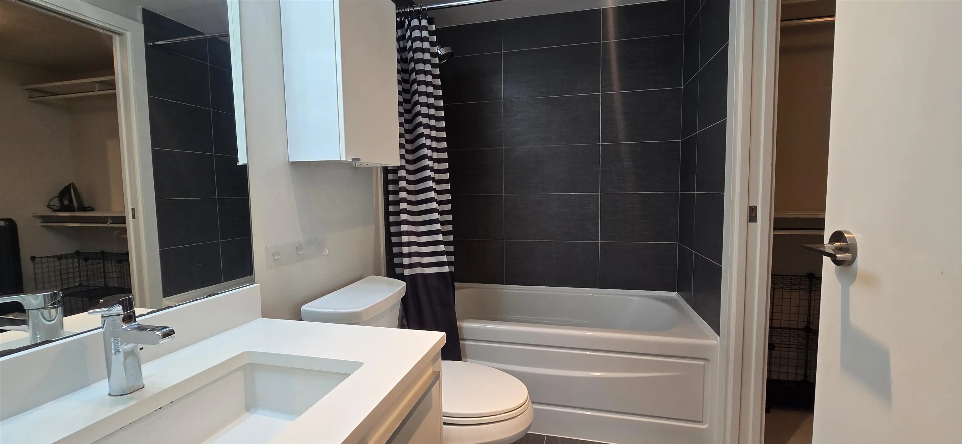 805 1323 Homer Street