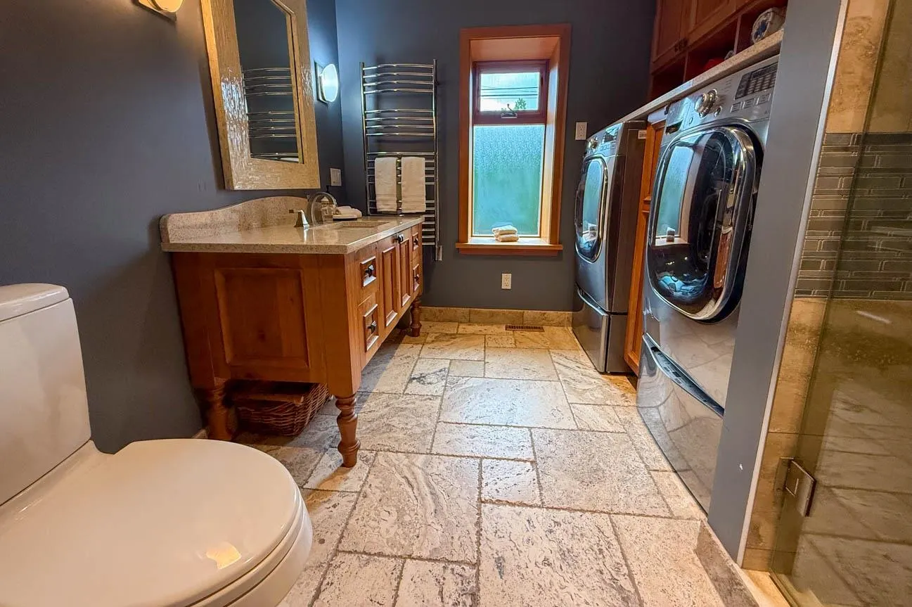 3850 Point Grey Road